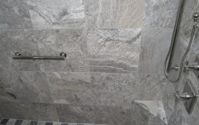 TRAVERTINE TILE FILLED HONED 18X18 SILVER 03
